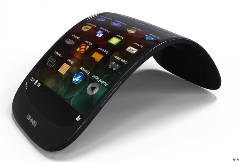 الشاشات المرنة تخطف الأنظار في "برشلونة للهواتف المحمولة"