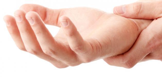 أسباب رجفة اليد