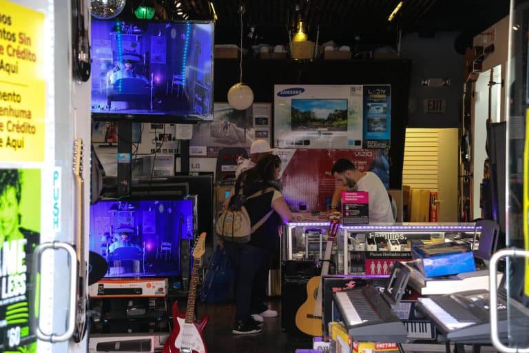 مشروع محل إلكترونيات.. الخطوات ودراسة الجدوى