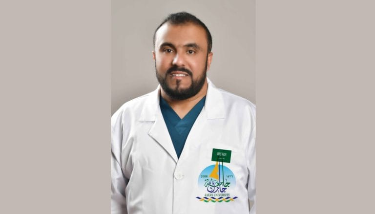 حوار| د. عبد الله الفرساني: اكتشفنا نباتًا يكافح سرطان المبيض بدلًا من العلاج الكيميائي