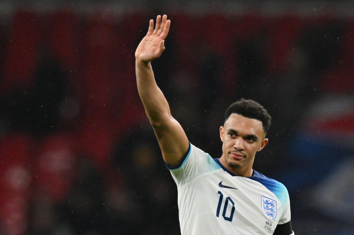 غياب أرنولد يحول أفضل خط وسط في إنجلترا إلى سراب